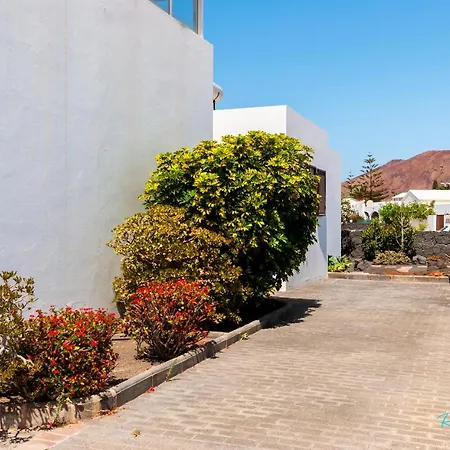 3-bed With Roof Terrace & Great Views Malvasia