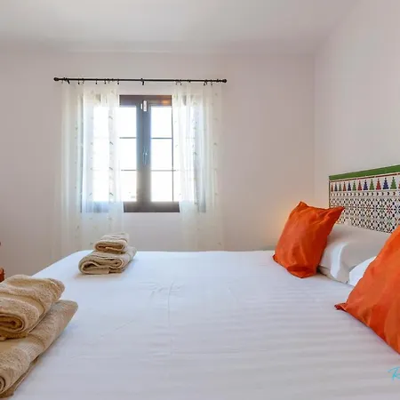 Villa 3-bed With Roof Terrace & Great Views Malvasia Playa Blanca (Lanzarote)